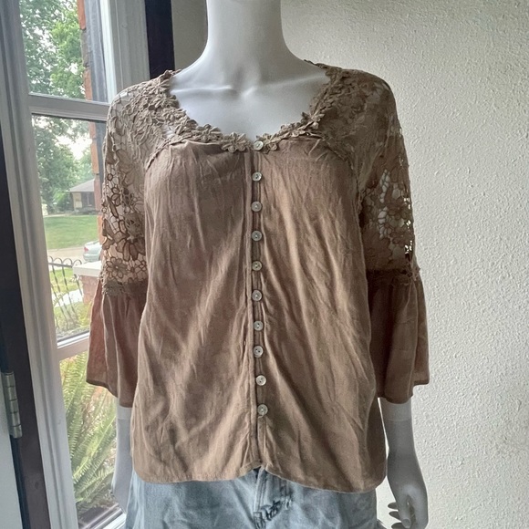 Vici floral lace button down top - Picture 4 of 9